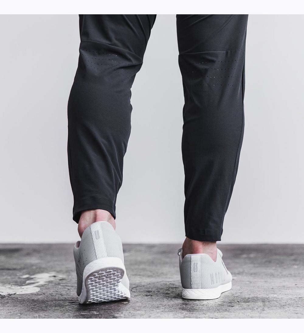 Men NOBULL Lightweight Woven Track Pants Black | TVMYE-4712